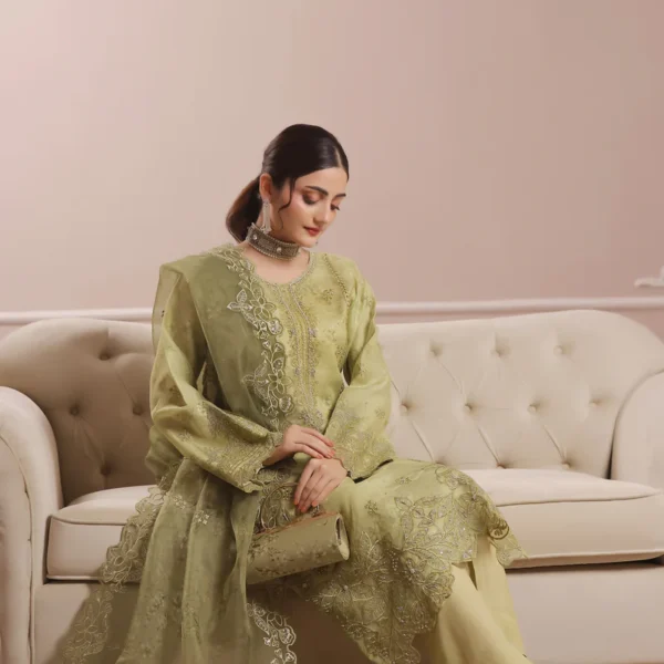 Sharjeena by Alhassan – 4 Piece Semi Stitched with Clutch | Luxury Weddings